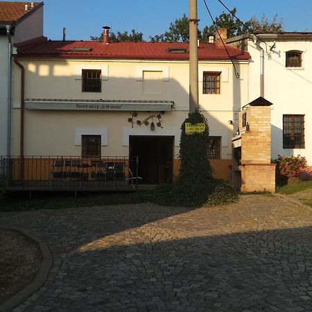 Апарт отель Sklep U Hrabalu Густопече Экстерьер фото