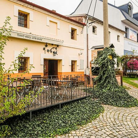 Апарт отель Sklep U Hrabalu Густопече Экстерьер фото